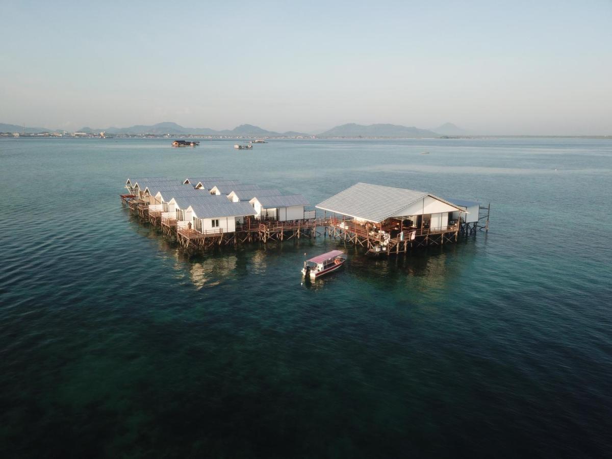 Shun Shun Water Bungalows Hotel Semporna Exterior foto
