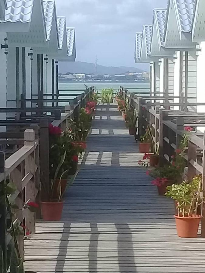 Shun Shun Water Bungalows Hotel Semporna Exterior foto