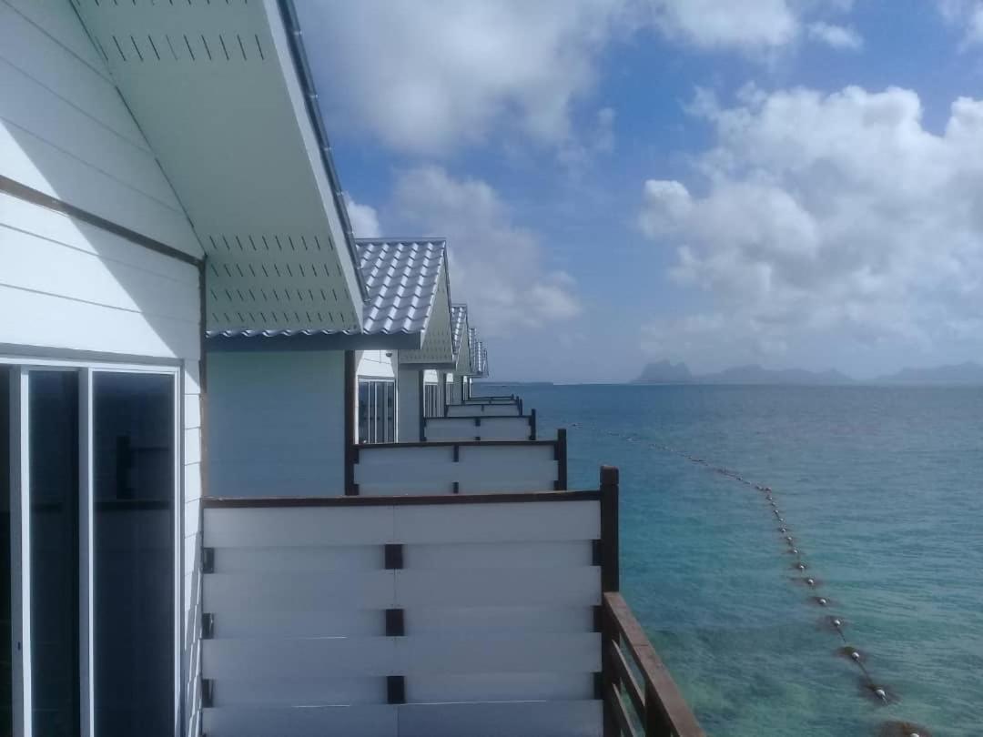 Shun Shun Water Bungalows Hotel Semporna Exterior foto